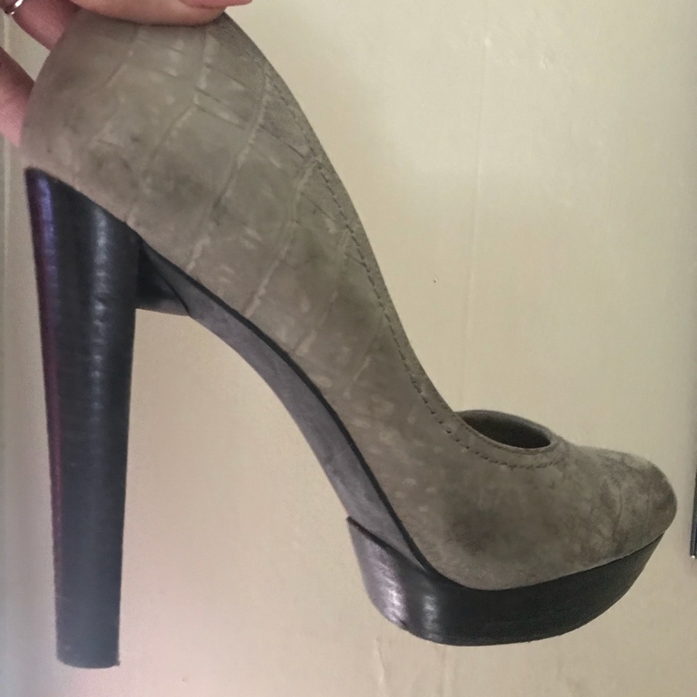 Jessica Simpson heels